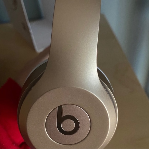 Brand new Beats Headphones - Picture 4 of 7